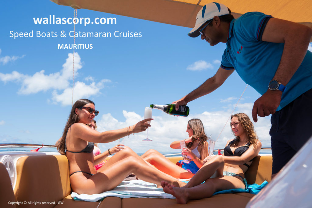 Speed boat trips mauritius drinks available onboard